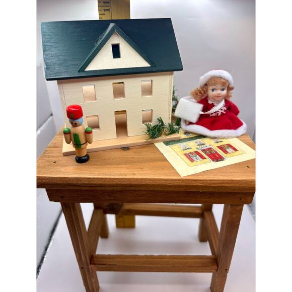 Byers Choice Dollhouse on Bench with Figurines - Picture 7 of 8